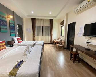 Park & Pool Resort - Nong Khai - Спальня