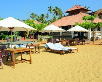 West Bay Palm Tree Beach Resort - Varkala
