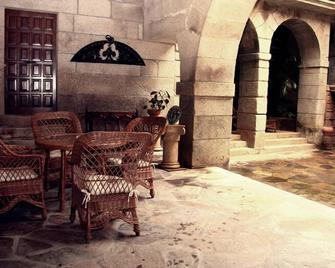 Pazo de Turbisquedo - Os Peares - Patio