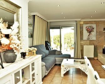 Villa Sofia Calella - Calella - Olohuone