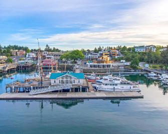 In Town! Cannery Inn - Lummi - Friday Harbor - Building