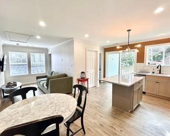2 Bedroom Apartment In Sono! - Norwalk - Dining room