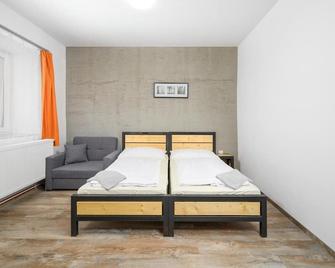 Inter Hostel Liberec - Liberec - Bedroom