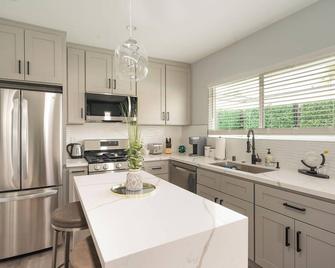 Casita Cw Lax Studio:your Gateway To La Adventures - Inglewood - Cocina