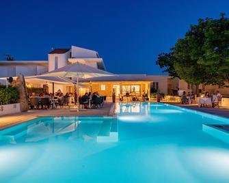 Hotel Le Mimose - San Teodoro - Pool