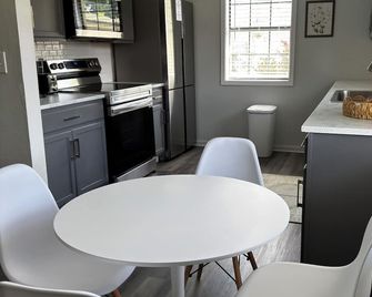 Cozy & Clean Batesville Stay Near Lyon College, Hospital, and Community Center - Batesville - Essbereich