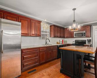 Large Home Near Hoover Met, Golf & Tuscaloosa - Bessemer - Cocina