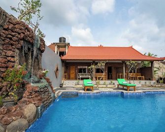 Rumah Gajah by Kubukubali - Gerokgak - Piscina