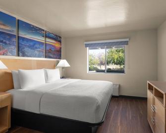 Days Inn by Wyndham Chino Valley - Chino Valley - Bedroom
