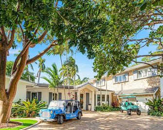 Private neighborhood Heated Pool Walk To Beach Lush Surroundings Harbor Key - Fort Lauderdale - Edificio