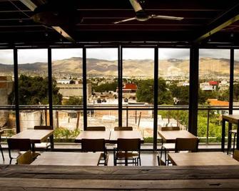 هوستال تريس سنترال - توكستلا جوتيريز - مطعم