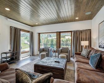 Village at Breckenridge Resort - Breckenridge - Living room