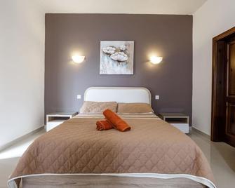 Dolphin Court - Marsalforn - Bedroom