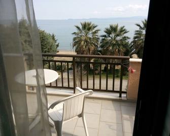 Pension Karvounoskala - Stratoni - Balcón