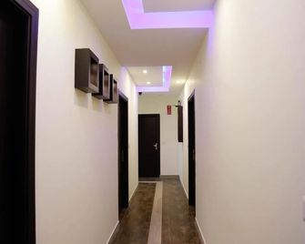 OYO 2730 Hotel Ethnic Residency - Jaipur - Hallway