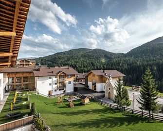 Hotel La Fradora - Dolomites Hotel - San Cassiano/St. Kassian