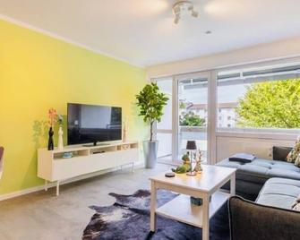 Idyllic vacation apartment near the old town of Landsberg am Lech - Landsberg am Lech - Living room