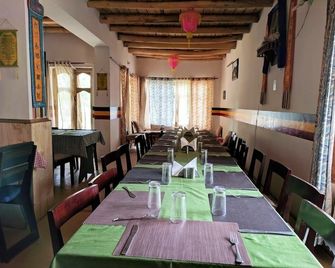 Apple Cottage Nubra - Leh - Restaurant