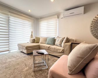 Prime Location with Luxury Amenities in San Miguel - San Miguel de Allende - Living room