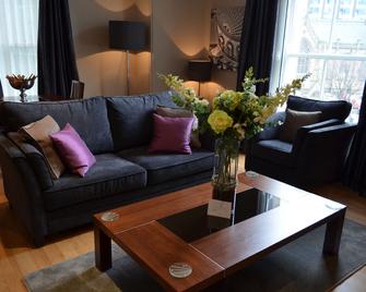 Quebecs Luxury Apartments - Leeds - Living room