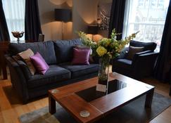 Quebecs Luxury Apartments - Leeds - Living room