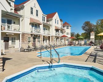 The Marblehead Luxury Townhome, Pool, Hot Tub, Golf Membership, Near Lake and Beaches - Holland - Pool