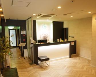 Osaka City Hotel Kyobashi - Osaka - Front desk