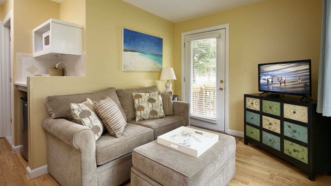 Breezeway Boutique Hotel