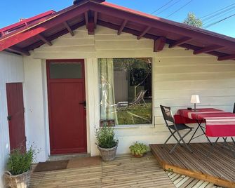 Pretty Little House At The Foot Of The Walks And 500m From The Village Center - Ascain - Patio