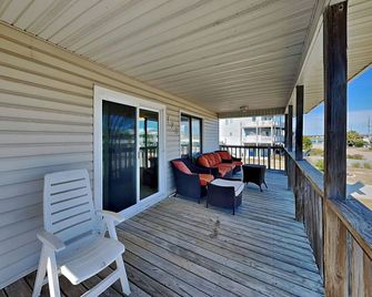 Zion East - Topsail Beach - Balcony