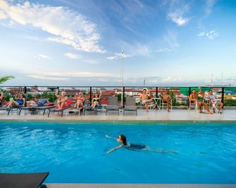 Onederz Siem Reap - סיאם ריפ - בריכה