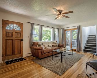 Newly Remodeled Perfect for Groups - Grand Junction - Σαλόνι