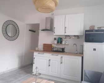 Jolie F2, 4 pers, à 25 min de Paris, 15min d'orly - Longjumeau - Cuisine