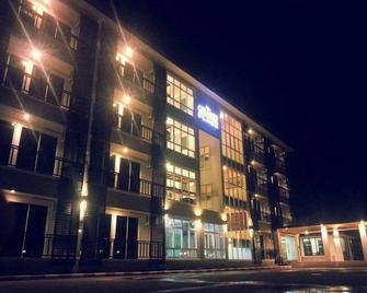 Grand Lopburi - Lop Buri - Edificio