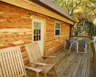 New red cedar log home just off the blue ridge parkway in Little Switzerland, NC - Spruce Pine - Patio