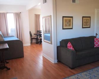 102 Ground Floor Park View - Clarkdale - Living room