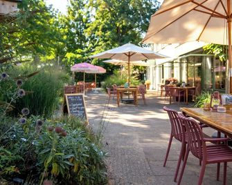 Hotel Restaurant Ruimzicht - Zeddam - Patio