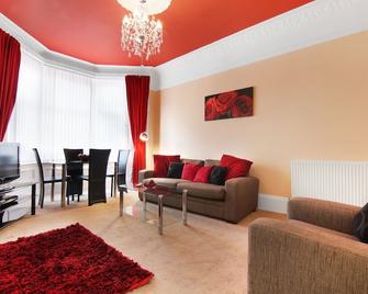 Townhead Apartments Glasgow Airport - Paisley - Living room