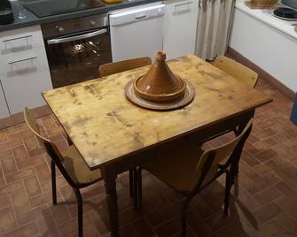 The Rempartment Of Mirmande - Mirmande - Dining room