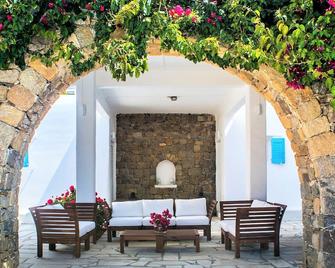 Aeri Villas & Apartments - Tourlos - Patio