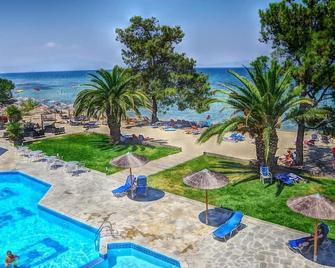 Rachoni Bay Hotel - Thasos - 游泳池