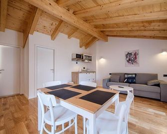 Apartments Villa Glorija - Komiza - Comedor