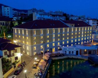 Hydrama Grand Hotel - Dráma - Edificio