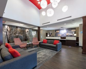 Holiday Inn Express & Suites Riverport Richmond By IHG - Richmond - Reception