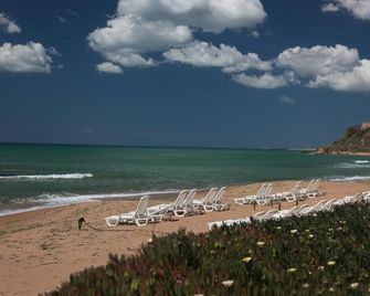 Hotel Miramare Garzia - Marinella - Beach