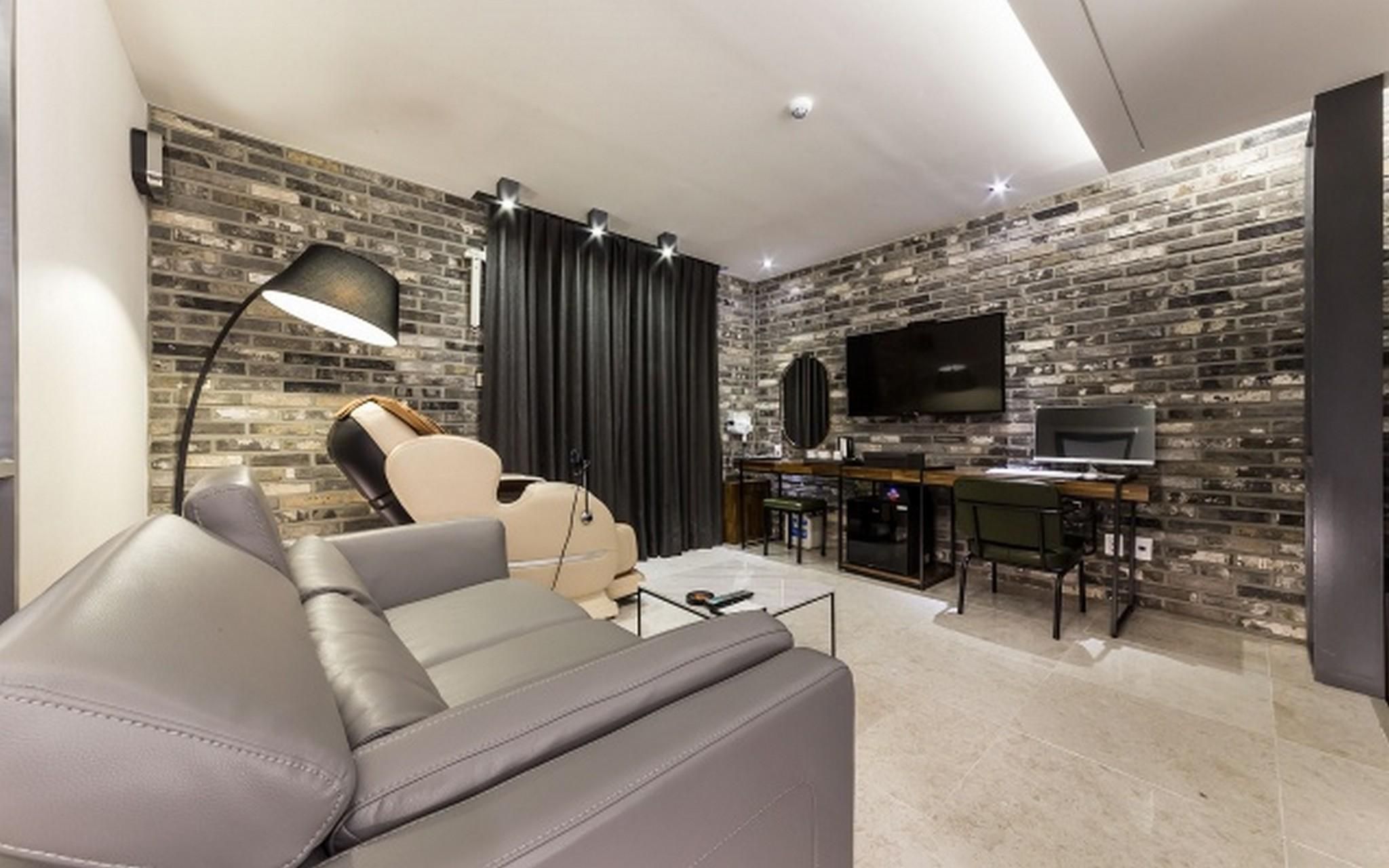 جيمبو درايف إن بي فاسيد هوتل لويس