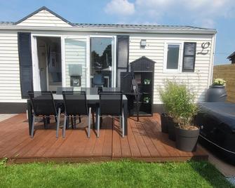 Chalet Sea-renity Lakeside met jacuzzi - Jabbeke - Patio