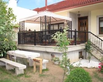 Añón House for 7 people - Cabana - Patio