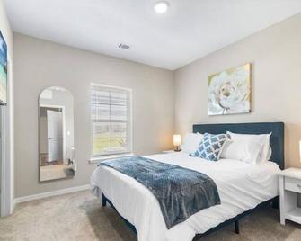 Luxe 1br/1ba: Dive, Rest, Explore. Book Now! - Melbourne - Bedroom