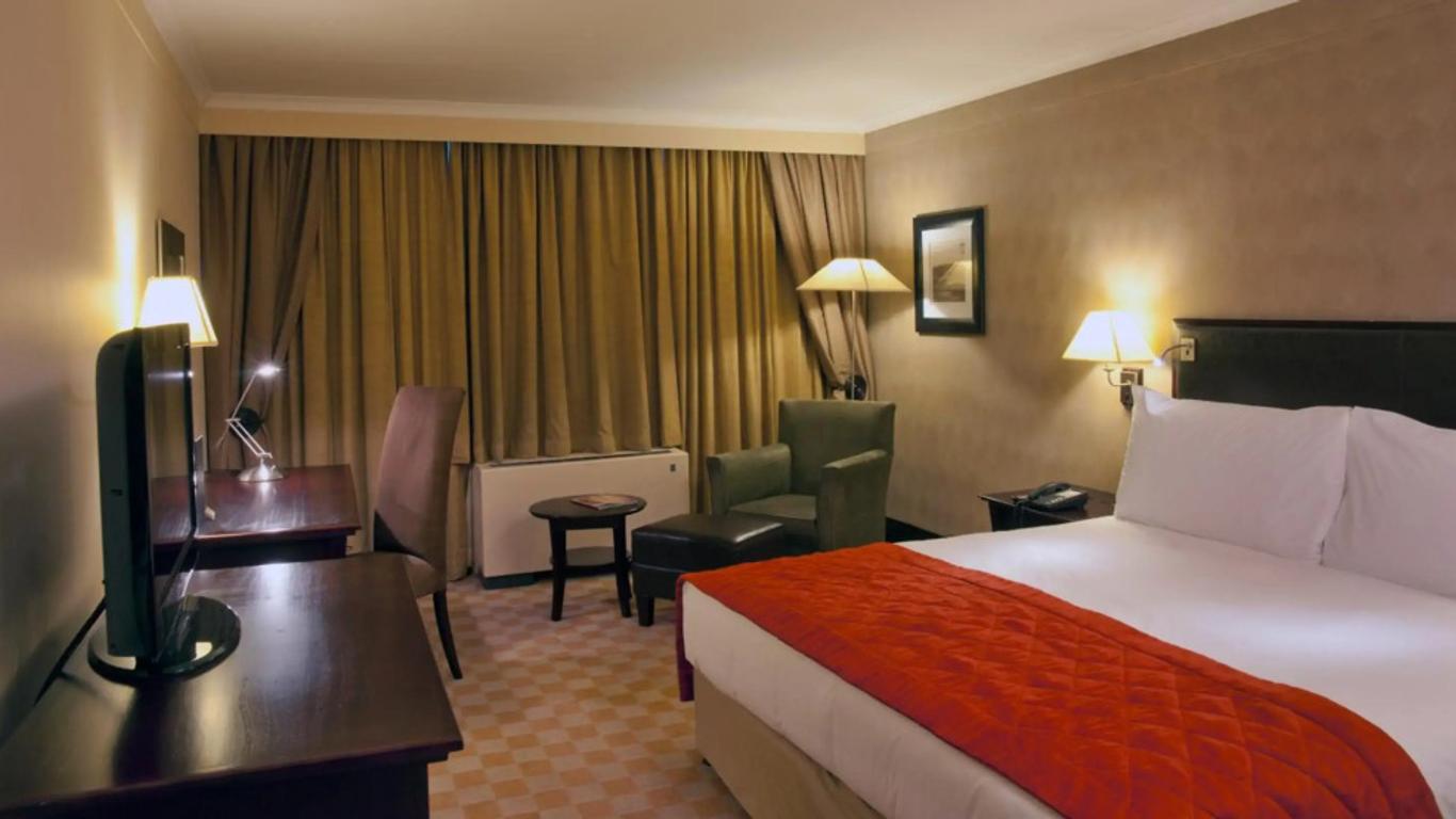 南太陽or塔波國際機場酒店